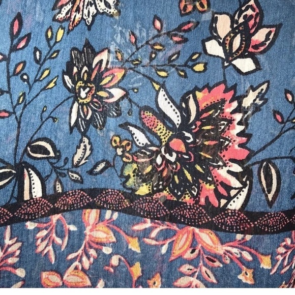 Everly for Francesca’s Boho Floral Blouse - Picture 3 of 5